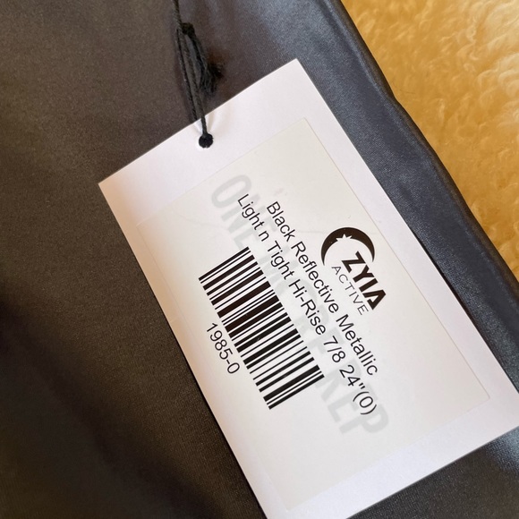 NWT* Zyia Black Reflective Metallic Light n Tight Hi-rise 7/8 24" - Picture 8 of 10